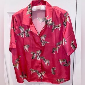 Tiger print satin feel hot pink top! Only worn once ! Size L from SHEIN .